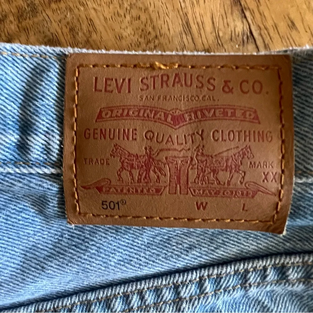 Levi 501 Jean Shorts Womens Light Blue Denim Cutoffs Distressed Daisy Duke